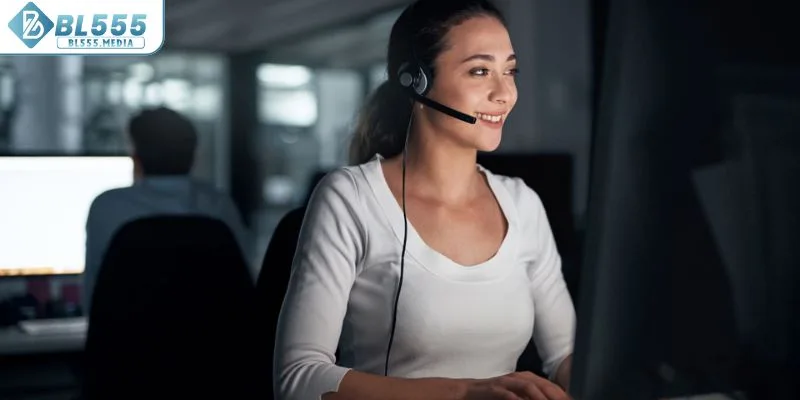 Liên hệ BL555 qua hotline giải đáp vấn đề người chơi trực tiếp nhất